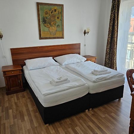 Hotel Union Louny Buitenkant foto